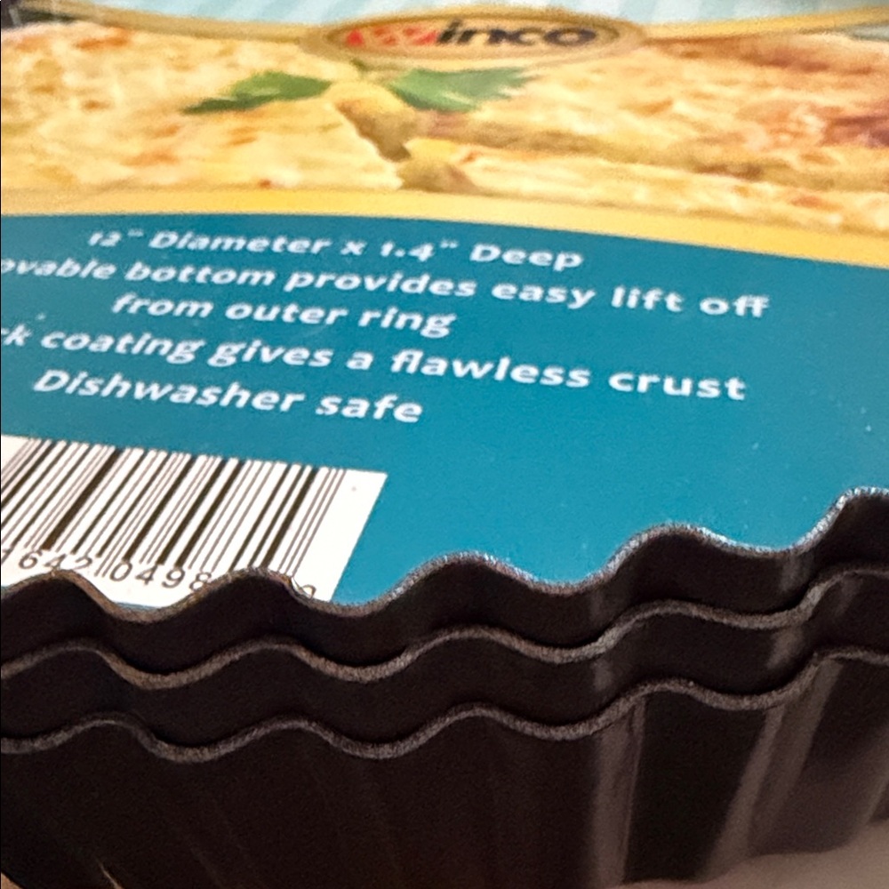 Set of 3 New Winco Quiche Pan with Removable Bottom - Picture 2 of 3